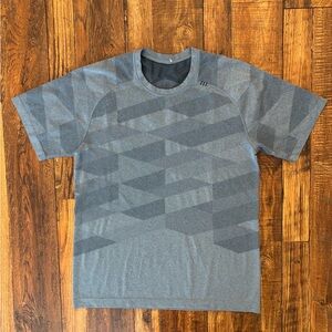 Lululemon Men’s Vent Tech Shot Sleeve Shirt Gray/Green Size Medium Gym Workout